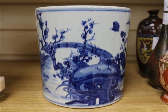 A blue and white Chinese jardiniere